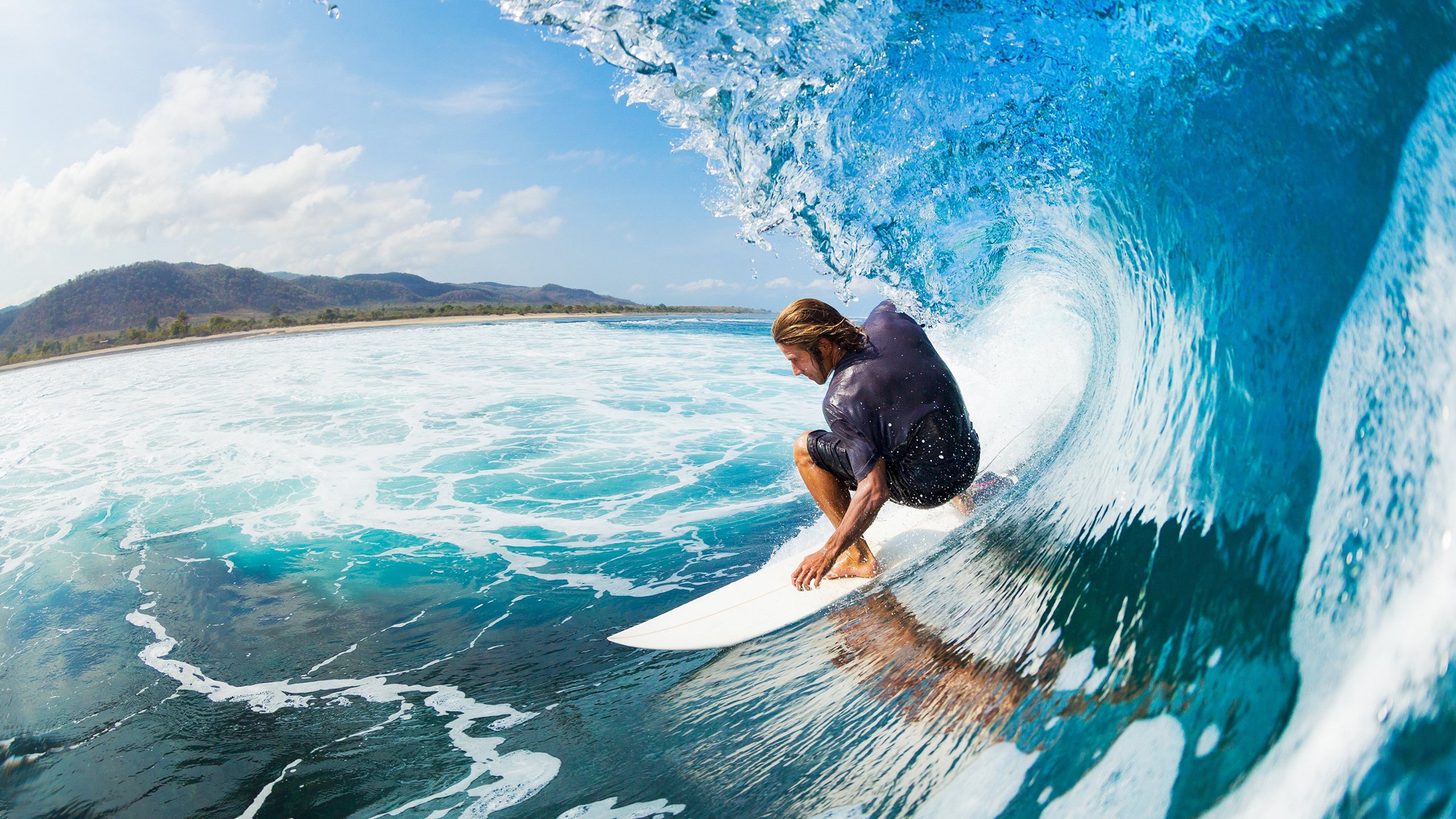 《电竞赛事现场纪实：记者带你一探究竟》，电竞赛事看点